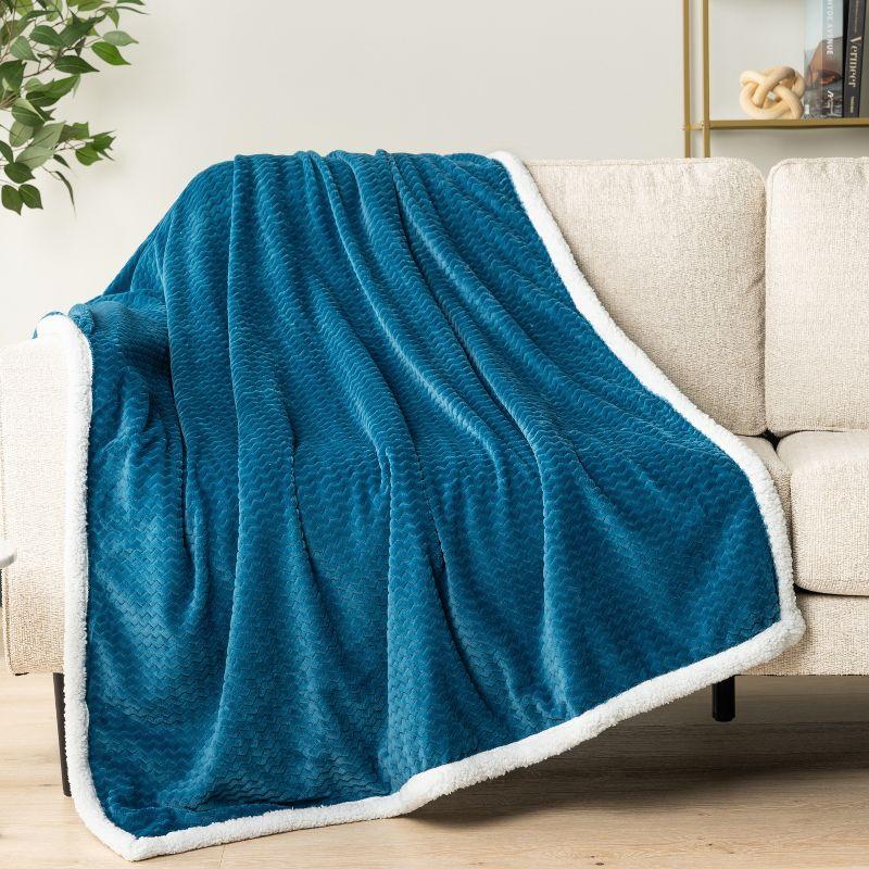 Pavilia Hand Woven Throw Blanket