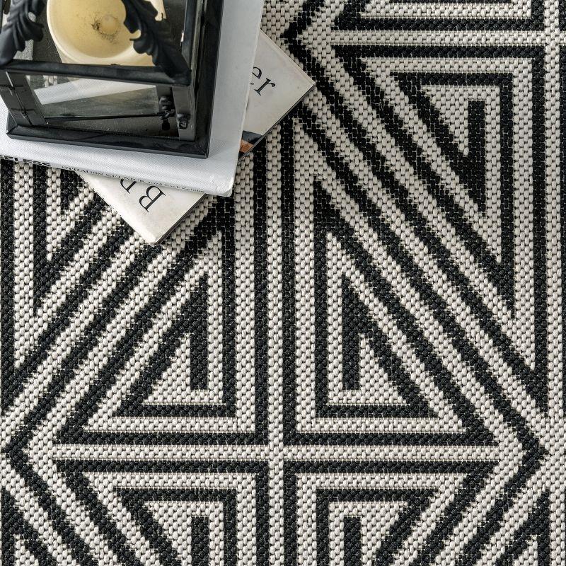 nuLOOM Kelsey Modern Abstract Indoor and Outdoor Area Rug