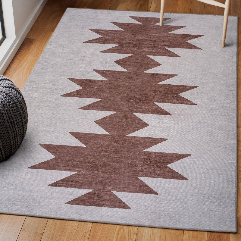 Chayton Minimalist Geometric Machine-Washable Area Rug - JONATHAN Y