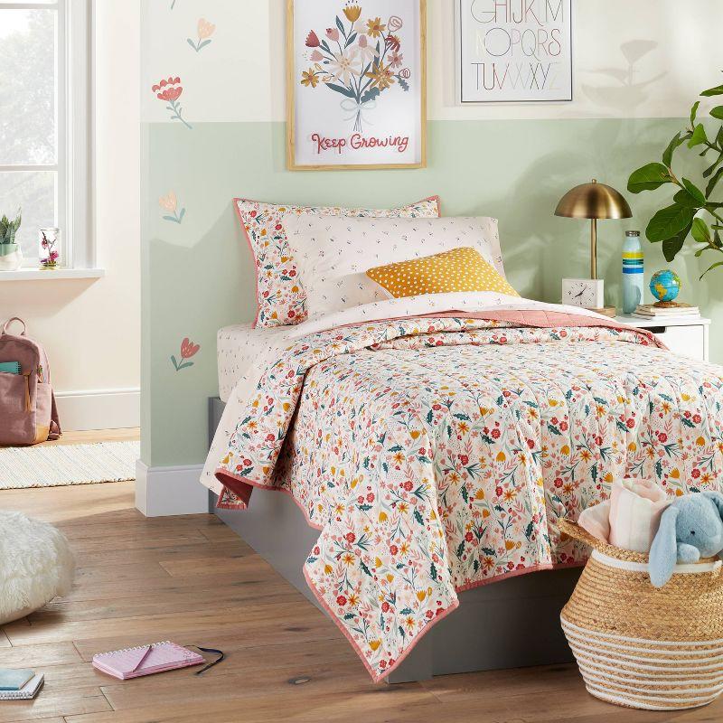 Twin White Cotton Floral Kids' Quilt