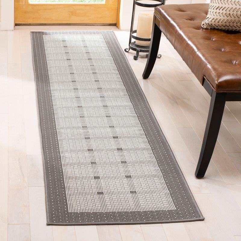 Bermuda BMU801 Power Loomed Indoor/Outdoor Area Rug  - Safavieh