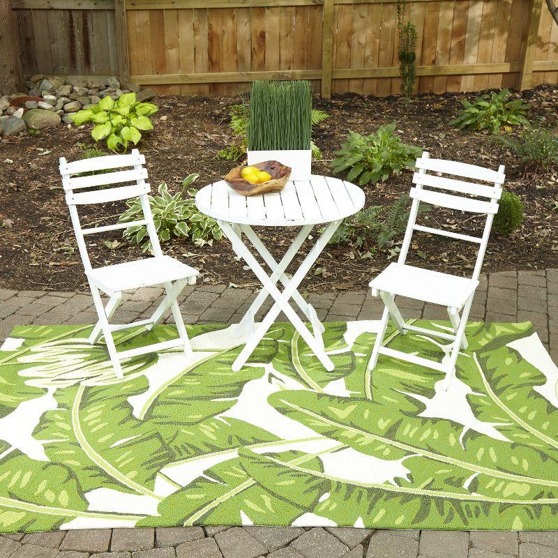 Veranda Bracegirdle Leaf Hooked Accent Rug - Momeni