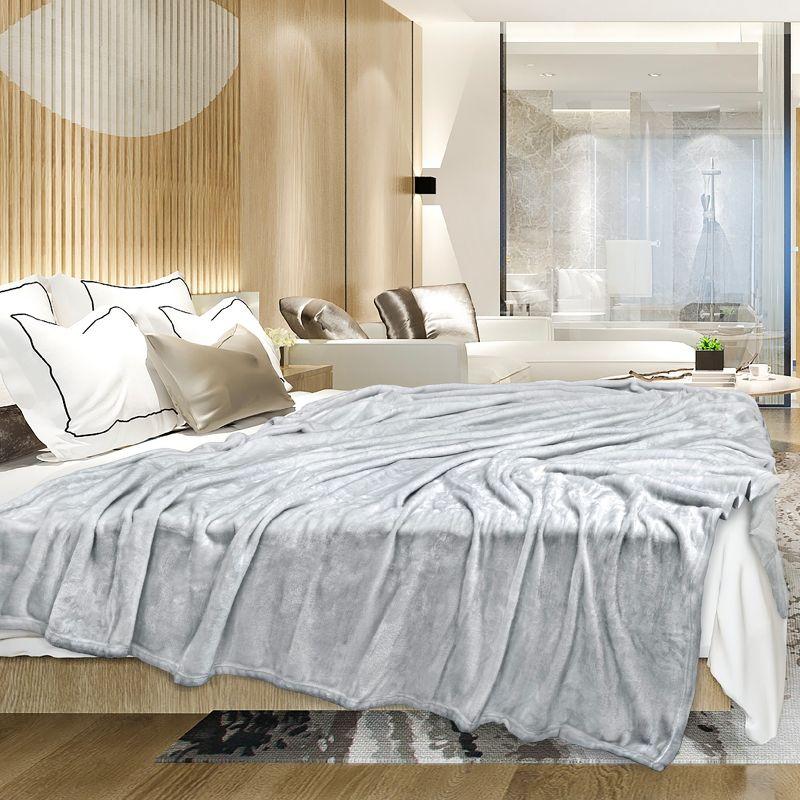 Pavilia Hand Woven Throw Blanket