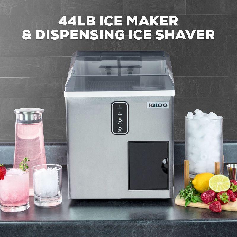 Igloo 44 lb Ice Maker and Dispensing Ice Shaver