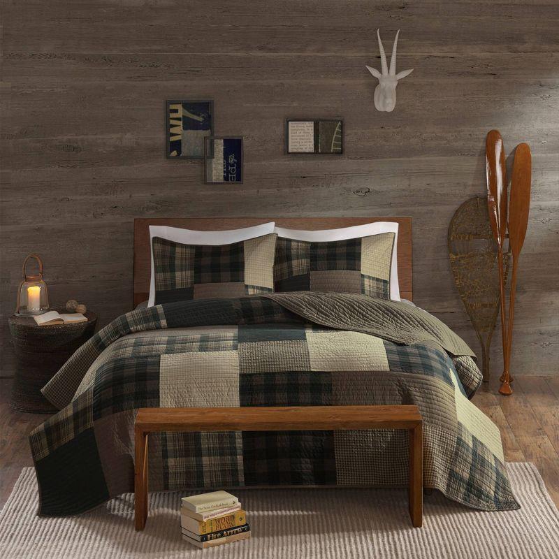 Rustic Charm King-Sized Reversible Cotton Quilt Set in Tan