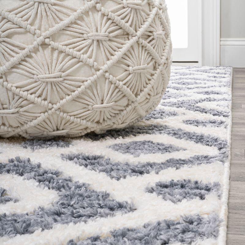 4' x 6' Astrid Retro Trellis High-Low Area Rug, Cream/Gray - JONATHAN Y