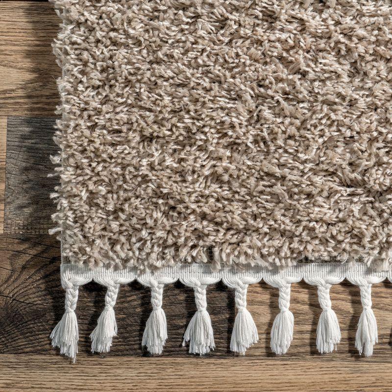 Nuloom Neva Modern Tasseled Shag Area Rug