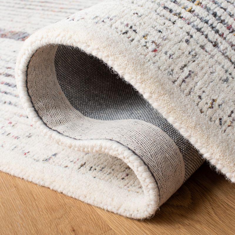 Metro MET991 Hand Tufted Indoor Area Rug - Red/Ivory - 4'x6' - Safavieh