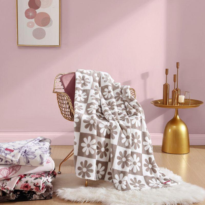 Betsey Johnson Printed Ultra Soft Plush Fleece Blankets & Reviews | Wayfair
