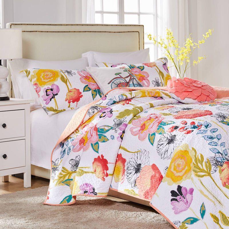 Greenland Home Fashions Watercolor Dream Quilt & Sham Set