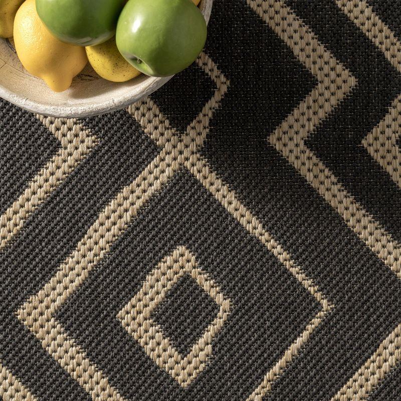 Nuloom Sammi Geometric Trellis Indoor and Outdoor Patio Area Rug