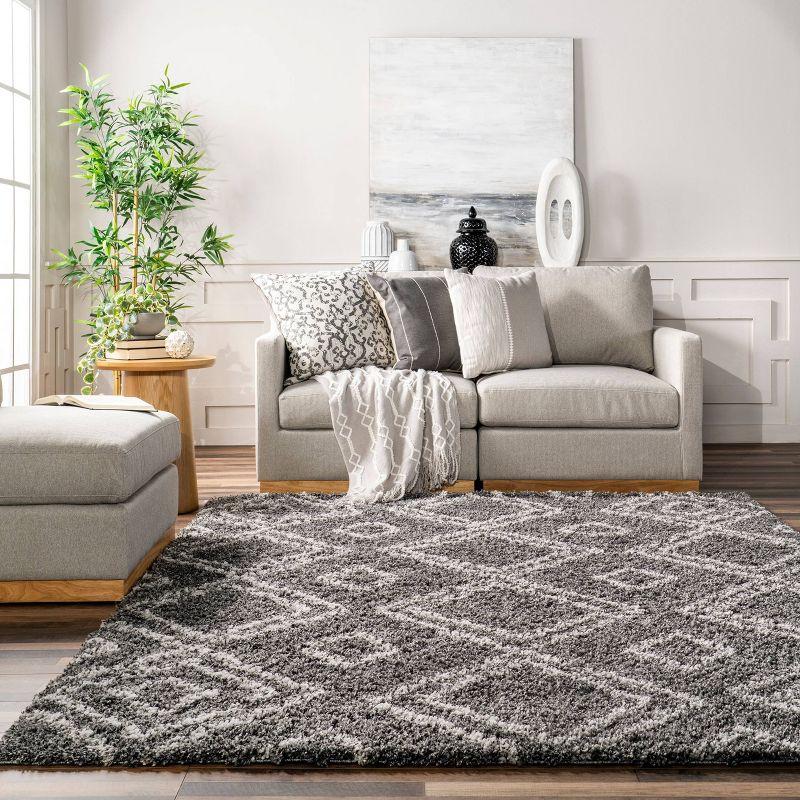 Handmade Gray Synthetic 8' x 10' Easy-Care Shag Rug