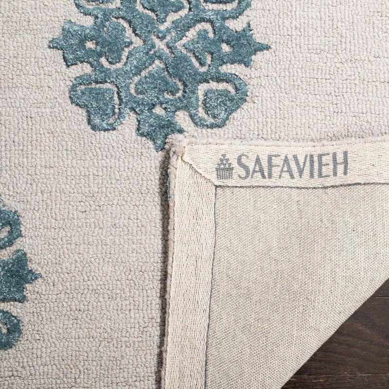 Soho SOH213 Hand Tufted Area Rug  - Safavieh