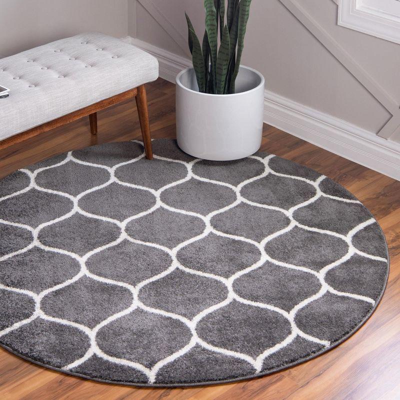 7' Round Dark Gray/Ivory Trellis Synthetic Area Rug