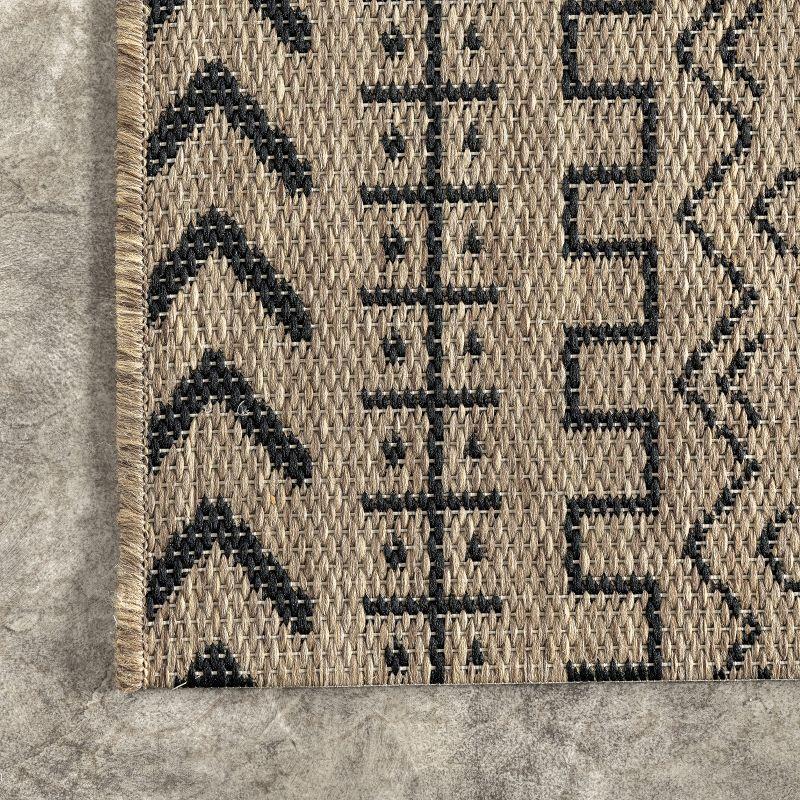 Nuloom Indoor and Outdoor Jamie Area Rug 5x7, Brown