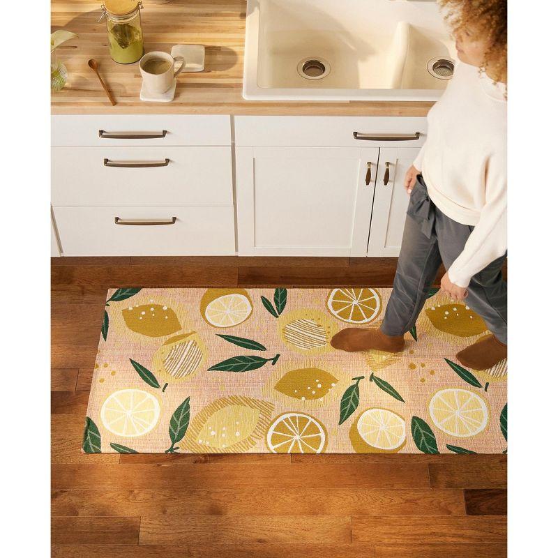 Town & Country Living TOWN & COUNTRY Living Livie Fresh Lemon Everwash Washable Non-Slip Backing Kitchen Runner Rug