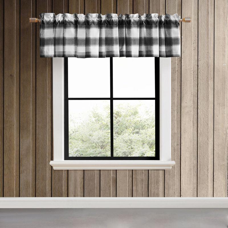 Eddie Bauer Eddie Bauer Canyon Plaid White Pole Top Window Valance