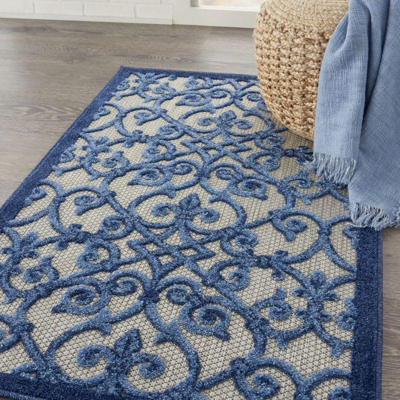 Aloha Grey/Blue Floral Indoor/Outdoor 2'8" x 4' Area Rug