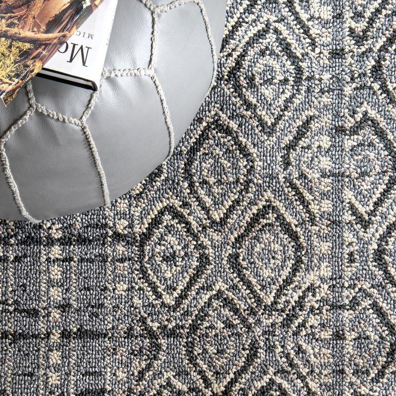 Nuloom Chenoa Striped Global Tassel Indoor Area Rug, 5' x 8', Gray