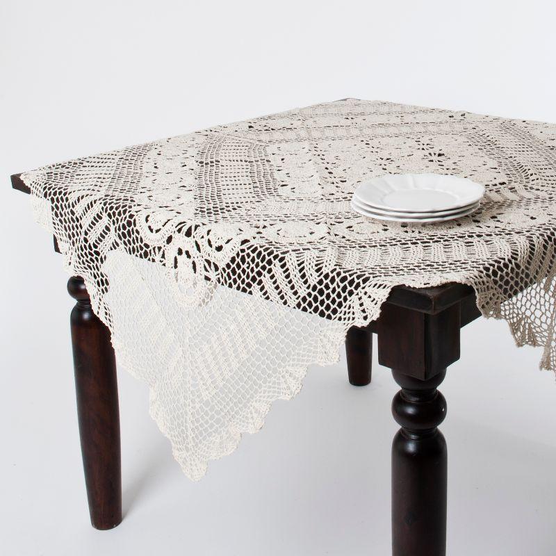 Saro Lifestyle Handmade Crochet Cotton Lace Table Linens