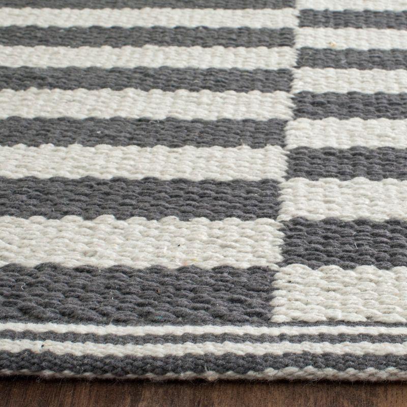 Coastal Comfort Ivory and Grey 8' x 10' Cotton Area Rug