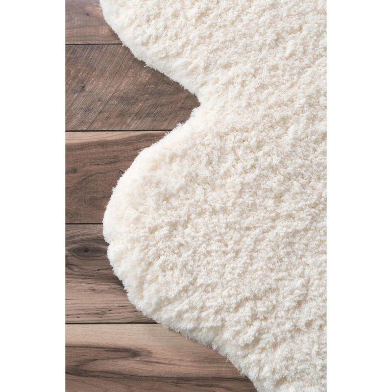 Hand-Tufted Off-White Faux Sheepskin Shag Rug