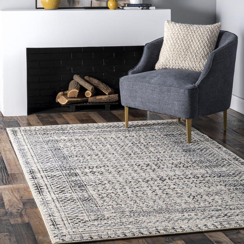 Elodie Light Gray Reversible Synthetic 4' x 6' Area Rug