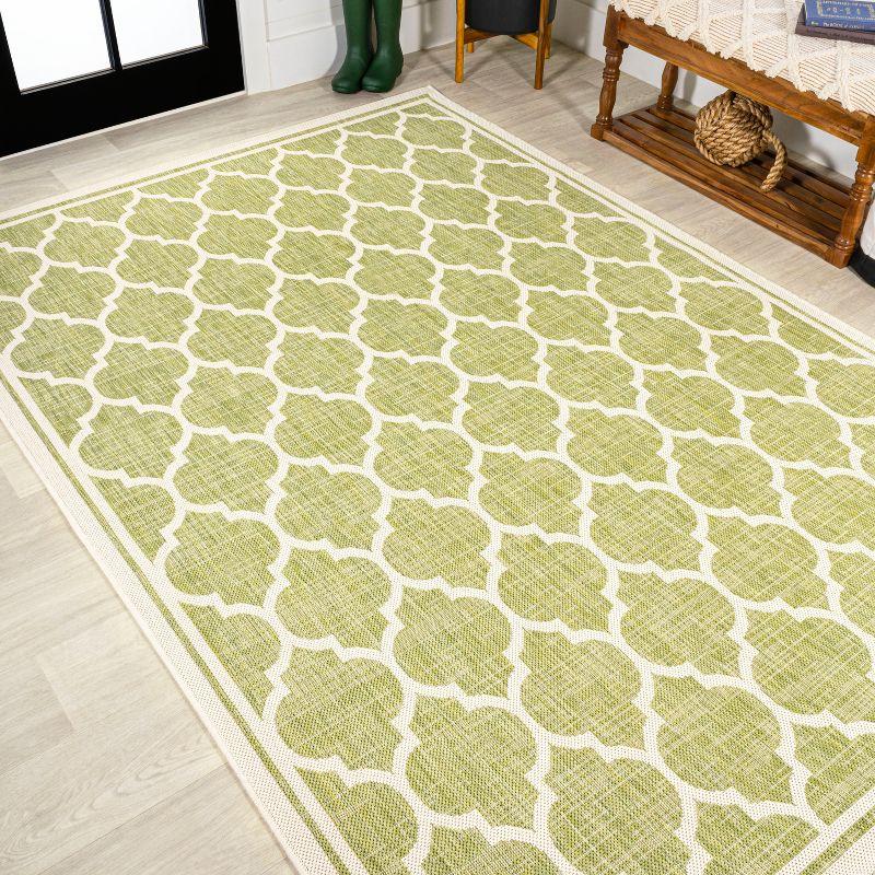 Green and Cream Trellis Flat Woven Indoor/Outdoor Rug, 4' x 6'