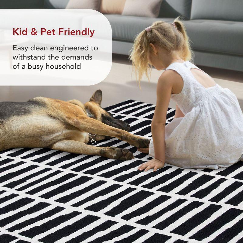 Nuloom Lemuel Geometric 5x8 Wool Indoor Area Rug for Living Room Bedroom Dining Room Kitchen, Black/Ivory