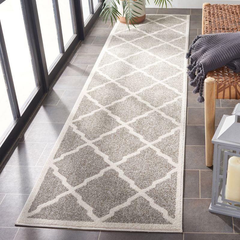 Amherst AMT421 Power Loomed Indoor Runner Rug - Dark Grey/Beige - 2'3"x9' - Safavieh