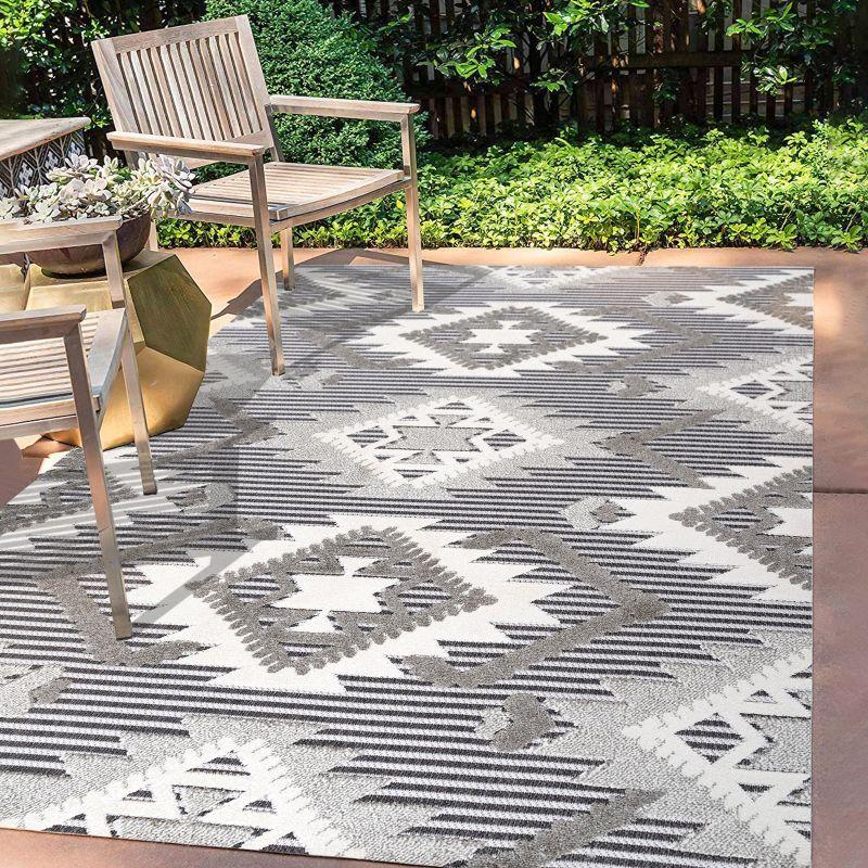 8'x10' Sumak High-Low Pile Neutral Diamond Kilim Indoor/Outdoor Area Rug, Gray/White/Black - JONATHAN Y