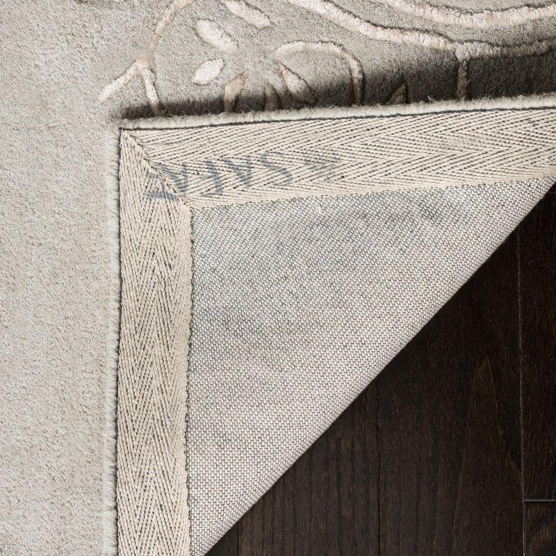 Bella BEL153 Hand Tufted Accent Rug - Silver/Beige - 2'6"x4' - Safavieh.