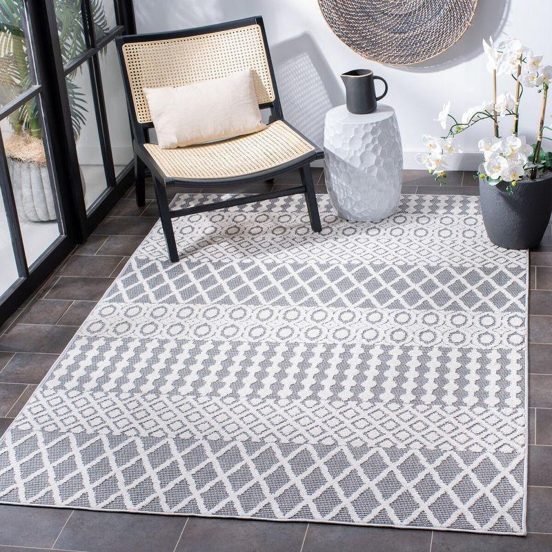 Cabana CBN652 Loomed Indoor Area Rug - Ivory/Grey - 4'5"x6'5" - Safavieh