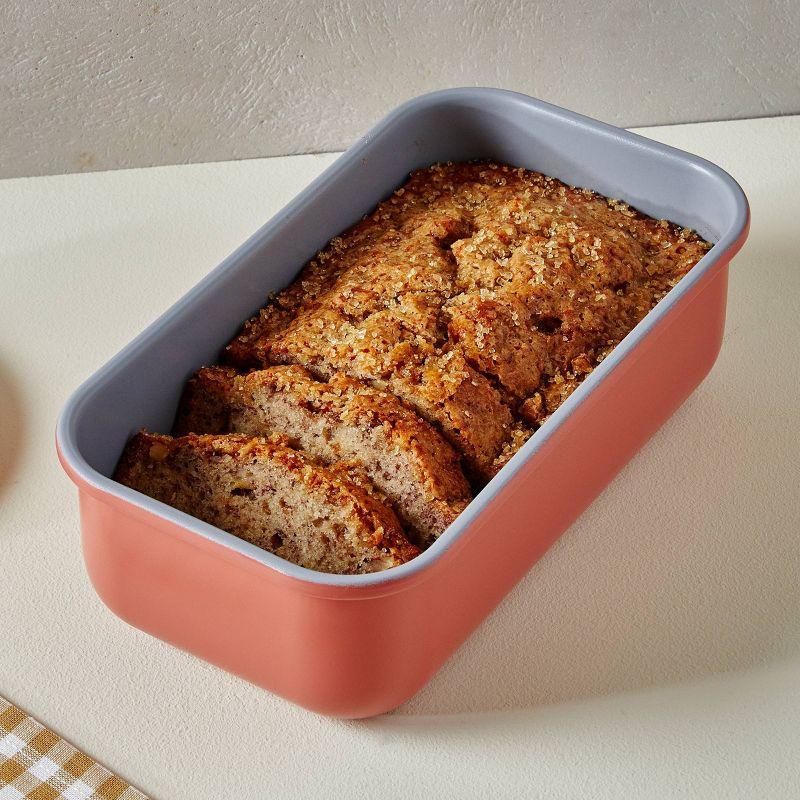 Cream Non-Stick Stoneware Loaf Pan with Gray Interior