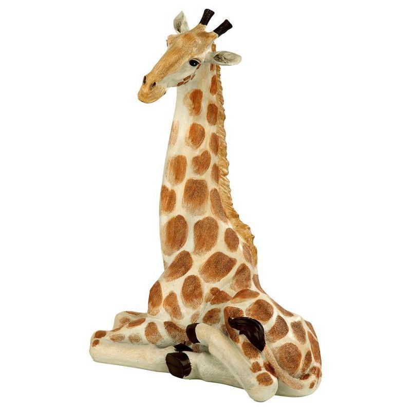 Design Toscano Zari, the Resting Giraffe Statue