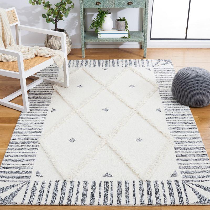 Hand-Tufted Black Wool Shag Rug 4' x 6' - Tufted Rectangular Comfort