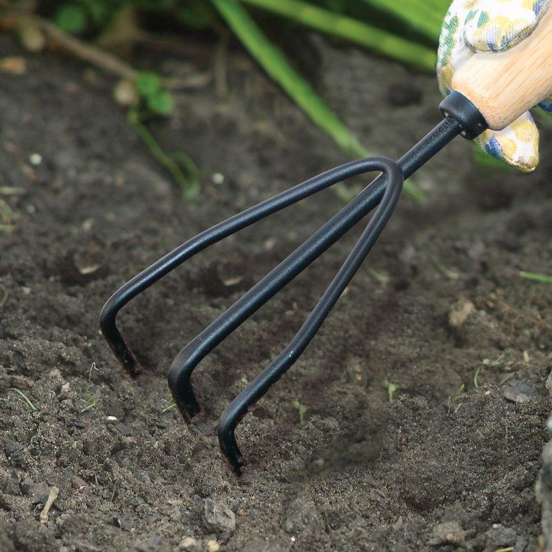 Short Wood Handle 3-Tine Steel Hand Cultivator