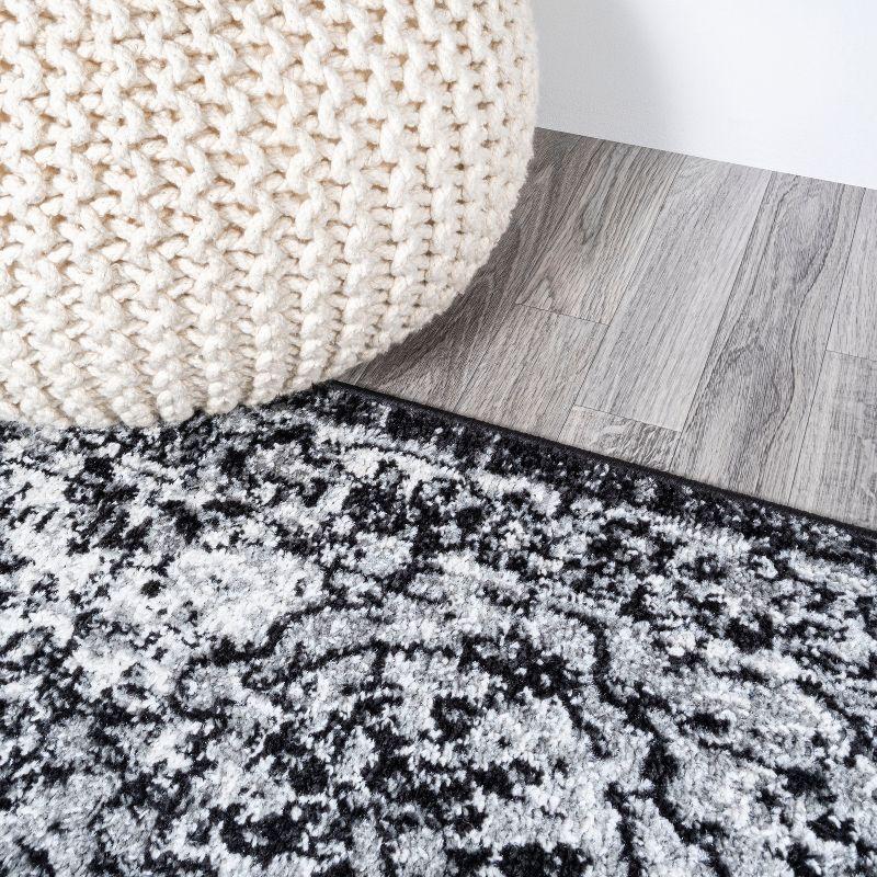 5' x 8' Modern Persian Boho Vintage Trellis Area Rug, Black/Ivory - JONATHAN Y