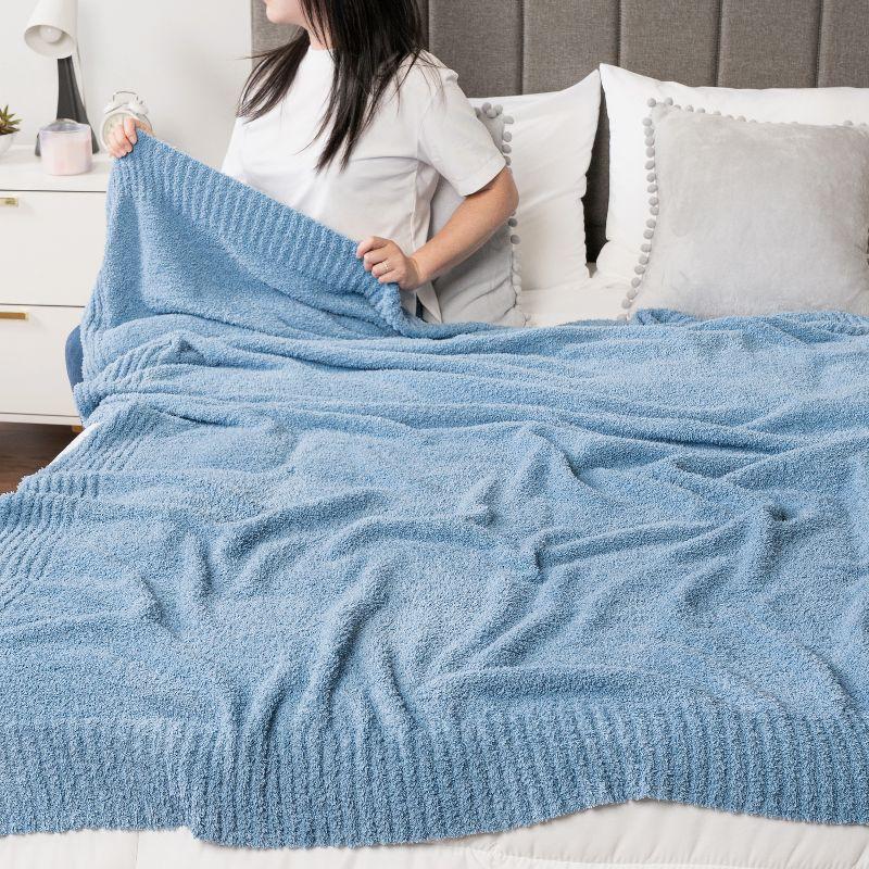 PAVILIA Plush Knit Throw Blanket for Couch Sofa Bed, Super Soft Fluffy Fuzzy Lightweight Warm Cozy All Season