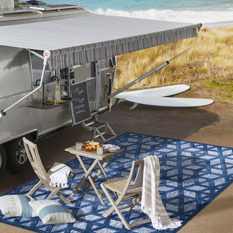 5'x8' Talaia Neutral Geometric Indoor/Outdoor Area Rug, Navy - JONATHAN Y