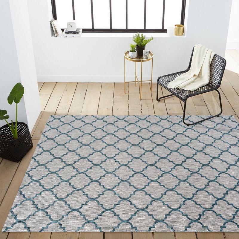 Arabesque Ogee Trellis Indoor/Outdoor  Area Rug  - JONATHAN Y