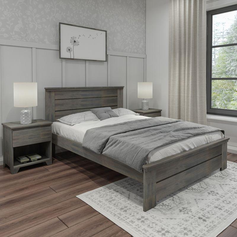 Farmhouse Gray Pine Queen Panel Bed with Headboard