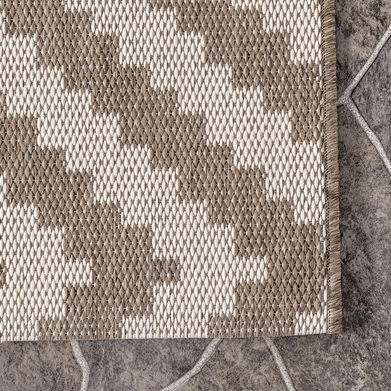 Beige Geometric Diamond Trellis 5'3" x 7'6" Synthetic Area Rug