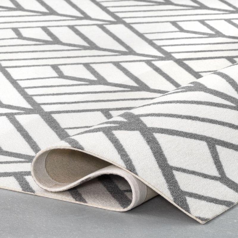 Gray Diamond Washable Reversible Rectangular Synthetic Rug