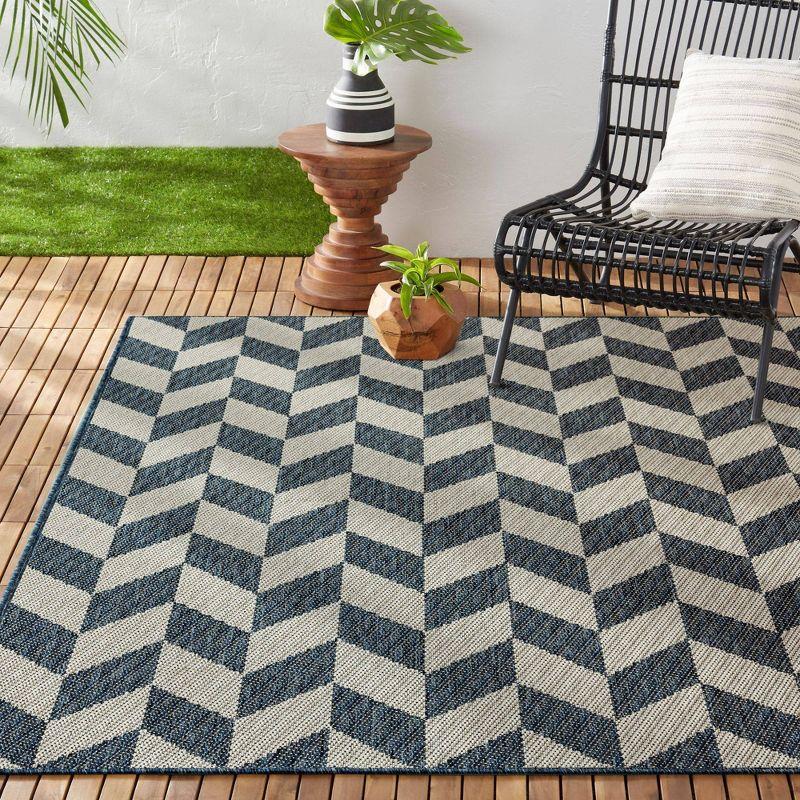 NICOLE MILLER NEW YORK Patio Country Calla Herringbone Indoor/Outdoor Area Rug, Blue/Cream