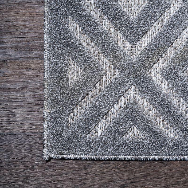 5' Round Portmany Neutral Diamond Trellis Indoor/Outdoor Area Rug, Dark Gray - JONATHAN Y