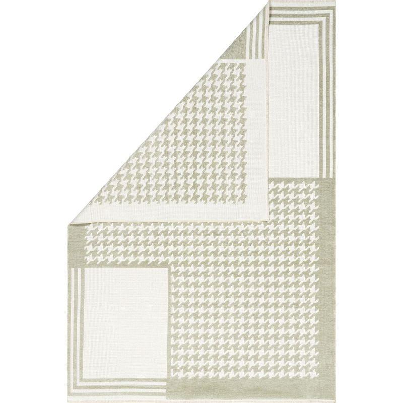 Nuloom Iyla Geometric Reversible Indoor Area Rug