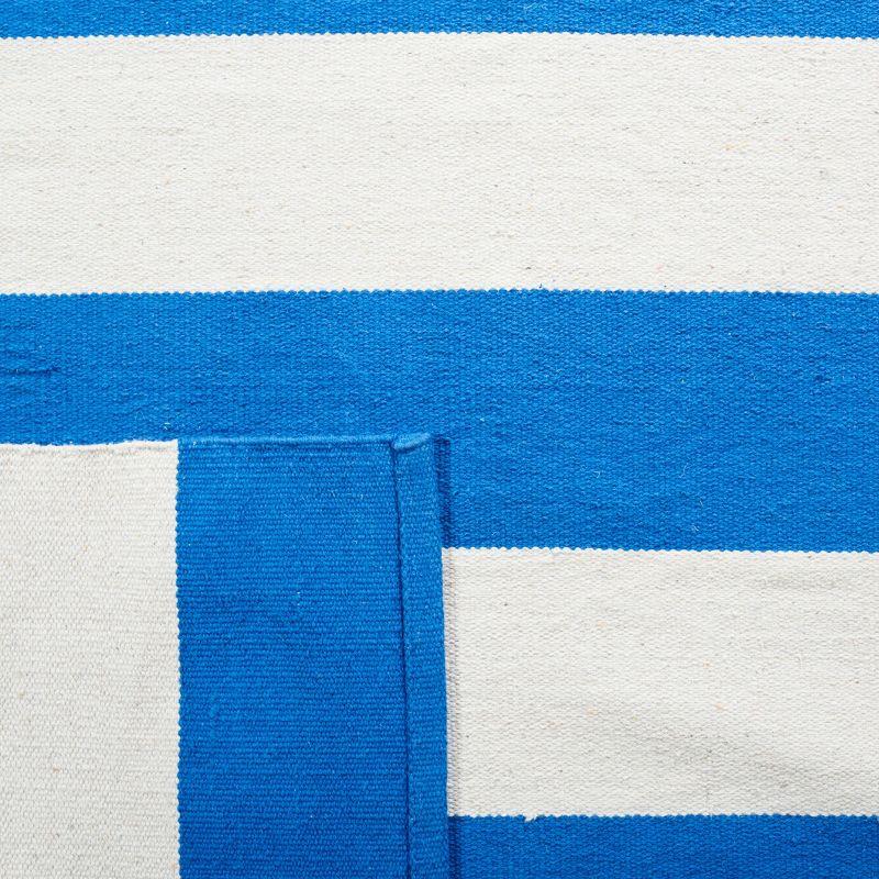 Montauk MTK712 Hand Woven Indoor Accent Rug - Blue/Ivory - 2'6"x4' - Safavieh