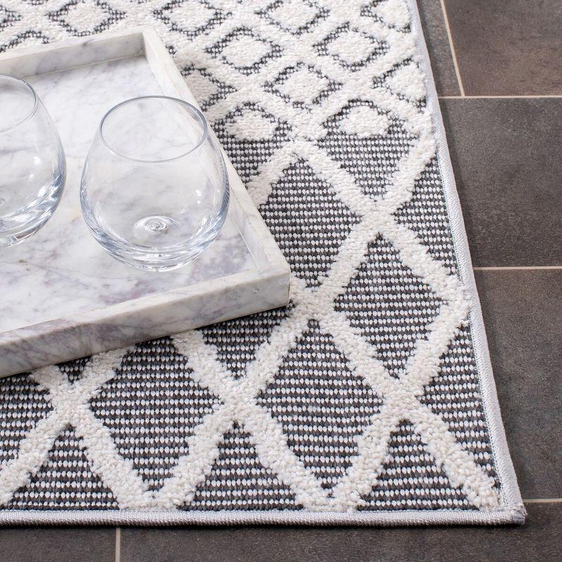 Cabana CBN652 Loomed Indoor Area Rug - Ivory/Grey - 4'5"x6'5" - Safavieh