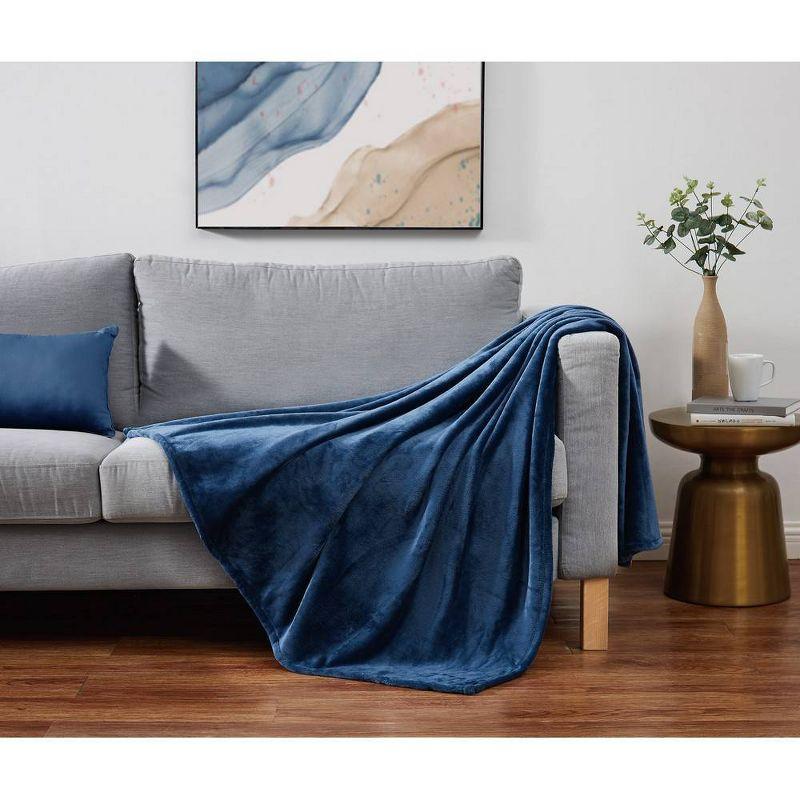 Cannon Cannon Solid Plush Throw Blanket